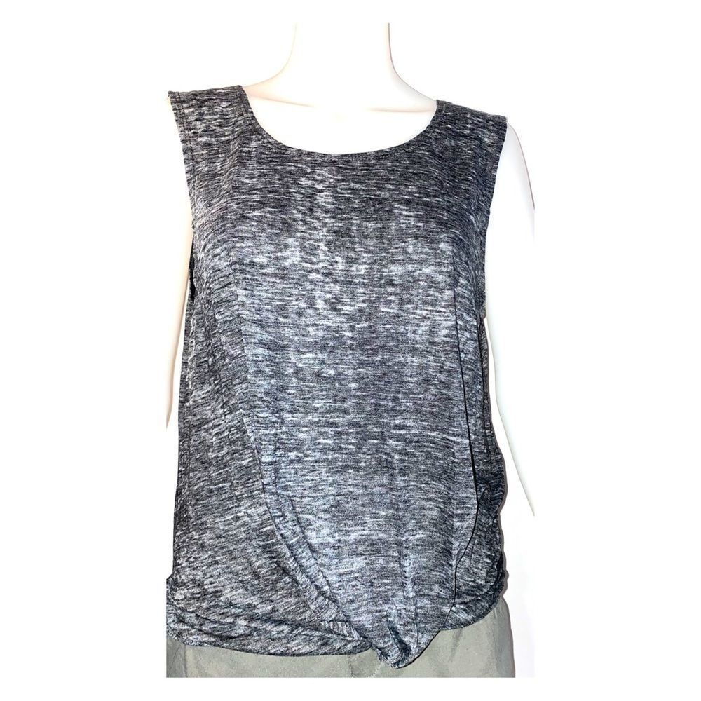 NWOT twist front blackberry-neck SL tee